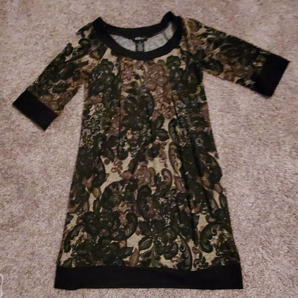 Sheath style dress